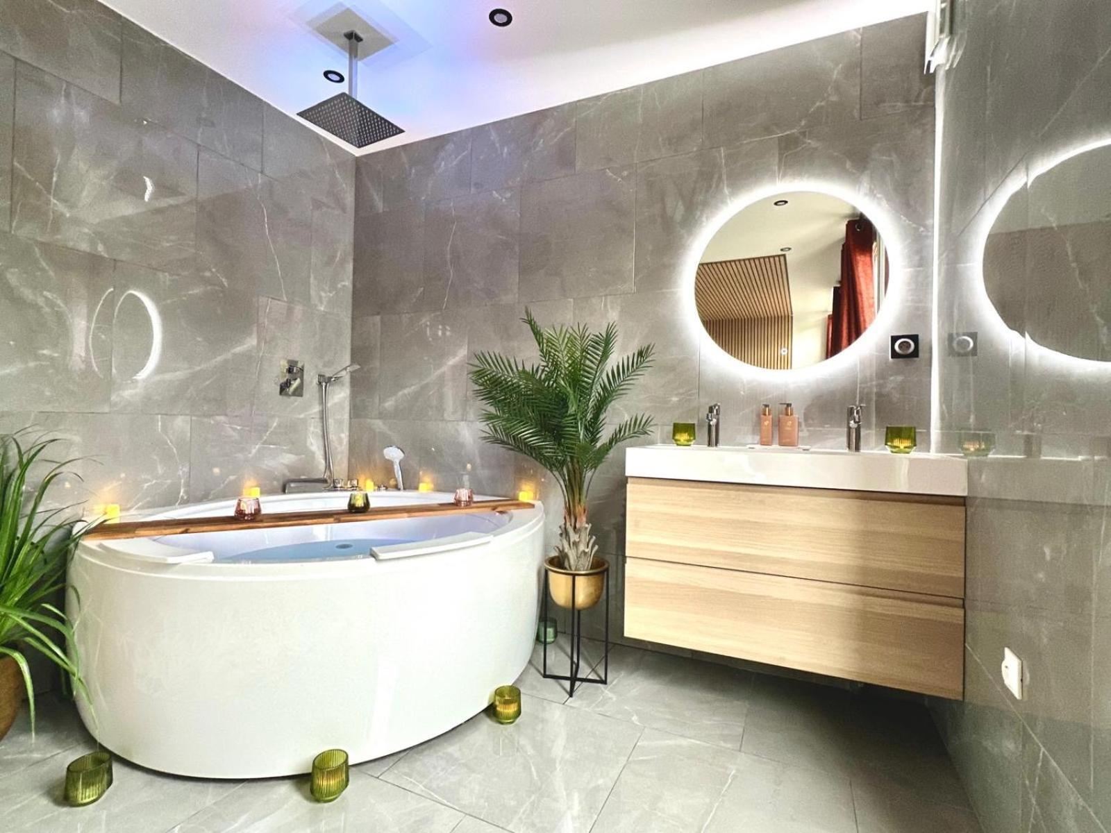 Suite Meg Esbly Esterno foto